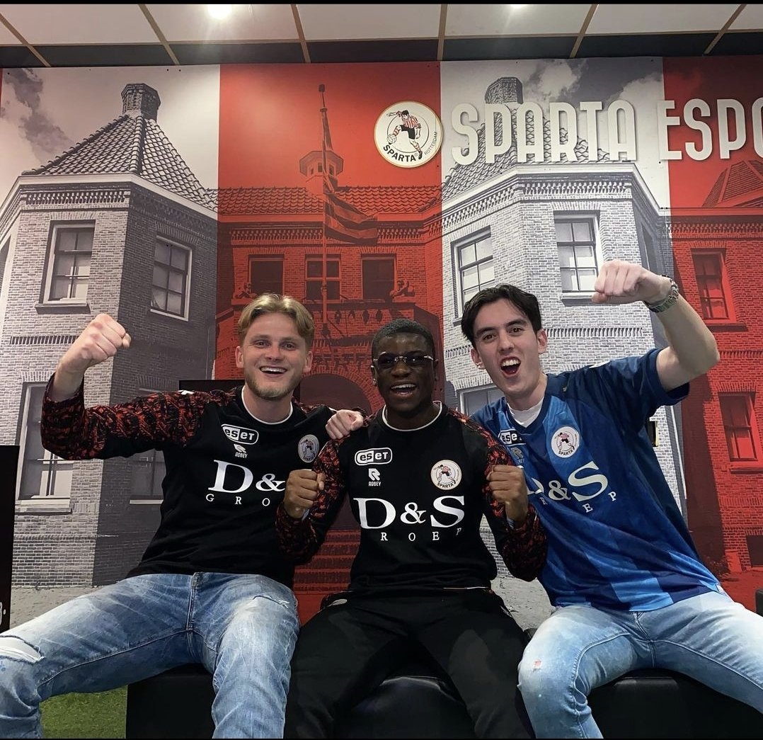 Play Offs <a href="/E_Divisie/">AURAFAM</a> volgende week. Alles geven voor de finals!