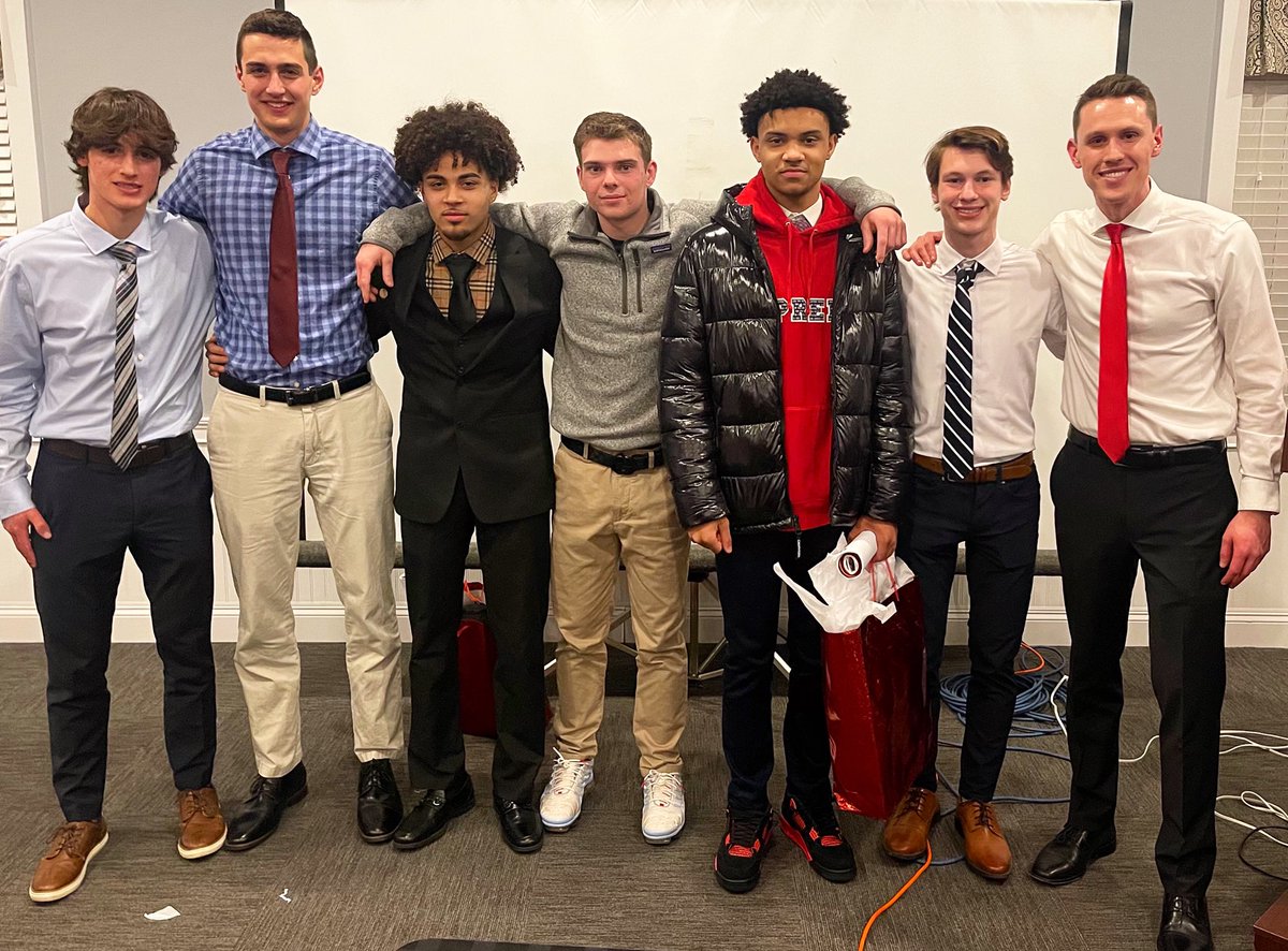 CoachBAbad's tweet photo. I am so appreciative of these six seniors for impacting my life far more than I can impact theirs. They allowed a new coach to enter their school three years ago and gave me 100% buy in from the start.

THANK YOU Luke, Ray, Erik, Paul, Pat, and Nate. Love you guys! https://t.co/l9ZPVDQfgr