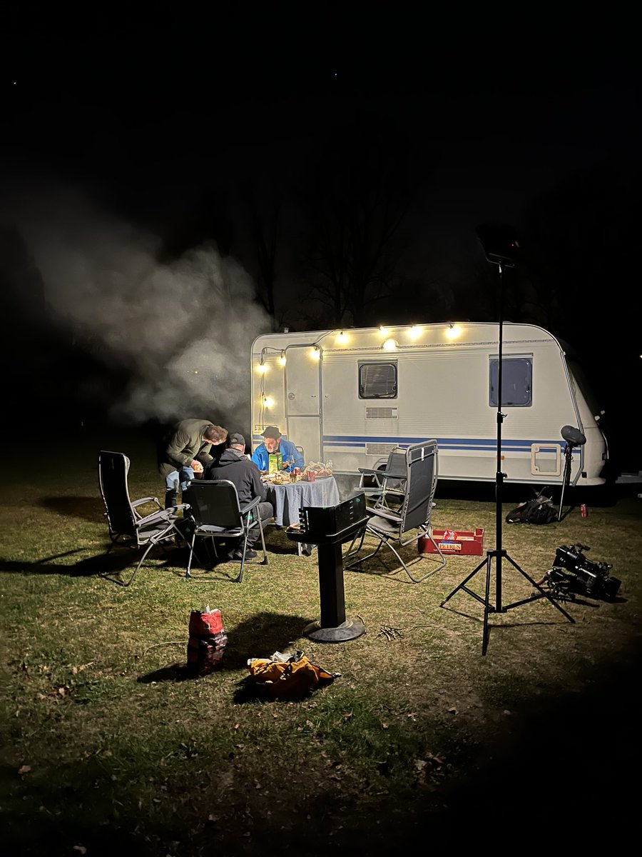 kristofdewamme's tweet photo. Woon jij op een camping of ken je iemand die op een camping woont? Ben je daar tot rust gekomen, gelukkig, uitzinnig, diepbedroefd, eenzaam, gevlucht, karaoke kampioen, God gevonden, de liefde van je leven ontmoet? DM me! Aub! Ik kom met mijn caravan naar je toe. #nieuwprogramma https://t.co/6IPGGIf2s2