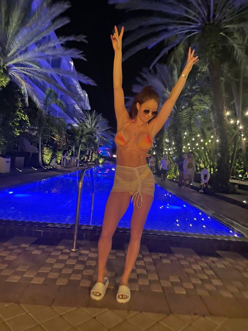 Party in the city where the heat is on 🎵🔥🌴☀️ https://t.co/OA8To593yM<a href="/tag/bbbots"class="tags"><span>#bbbots</span></a>