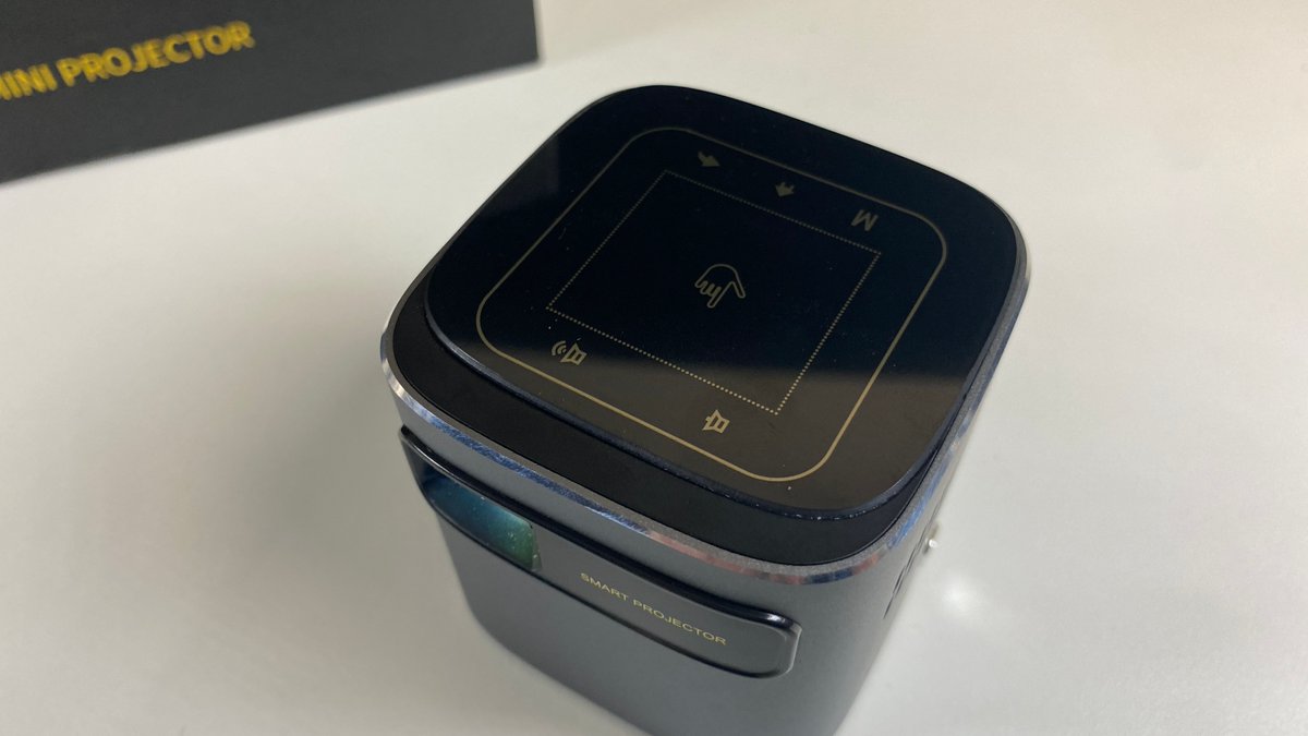 ChigzTechReview's tweet photo. Reviewing an ultra-small LED Video projector. Capable of projecting upto 100" with HDMI inputs to hook up your fav game console. Features Android, 5Ghz Wifi, BT and a 3300mAh Battery.
NEW REVIEW:
▶️ https://t.co/fB7Lc59mdt
---
#MiniProjector #AndroidProjector #Gaming https://t.co/U2zOWlHtPA
