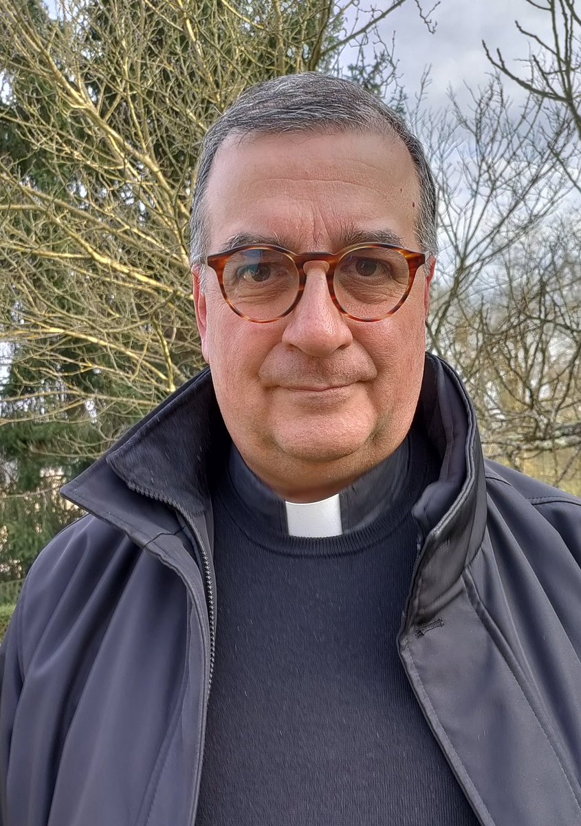 lourdes_france's tweet photo. Les chapelains et la communauté de travail du Sanctuaire ont la joie d’accueillir Monseigneur Jean-Marc Micas, nommé aujourd’hui évêque du diocèse de Tarbes et #Lourdes. 

#nomiation #eveque https://t.co/BPn6QtjTIi