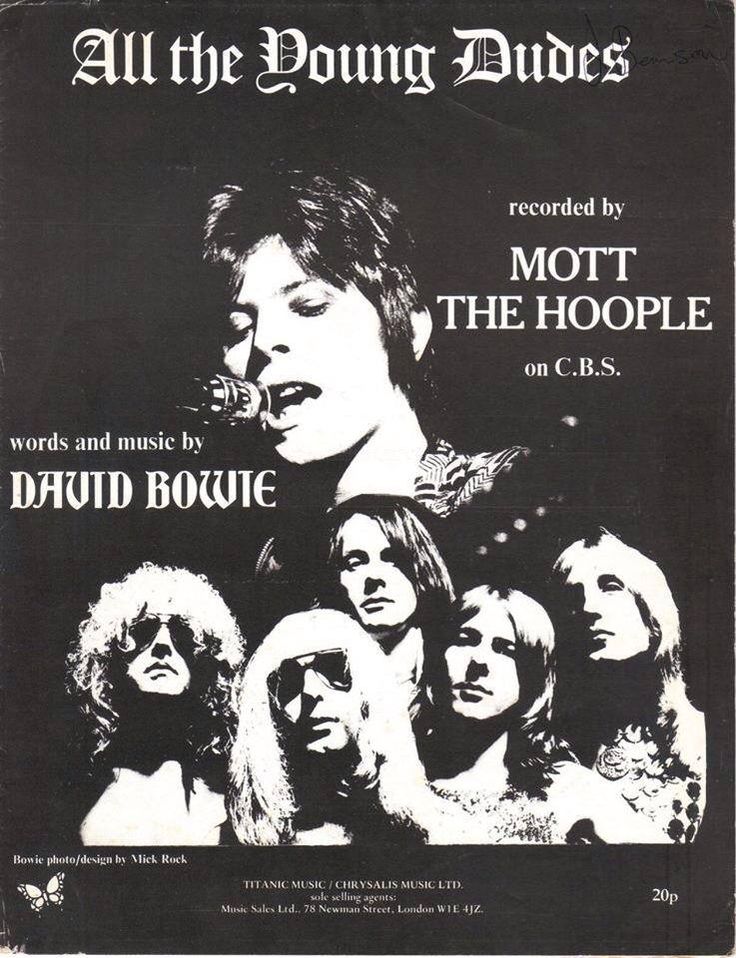 redplanetbooks's tweet photo. "He's talking about Mott and how the band is broke and splitting up. Bowie says he's writing a song for them and sings the first few bars, 'All the young dudes, carry the news...'"
#alltheyoungdudes #glamrock #booktwt #BookLover #DavidBowie https://t.co/MLrQRBWVMm