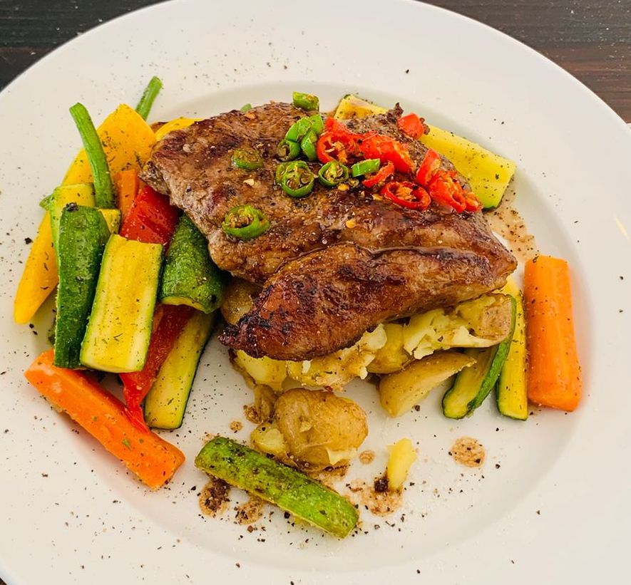 Saveur's #WeeklySpecials from 5pm
Tuesdays -50% off Chalkboard Steak Specials
Wednesdays- 2 for 1 Burger Night
Thursdays- 25% off all Seafood
Mon-Thurs Early Bird Breakfast 7-11:30am
Call 021 786 1919
#SaveurRestaurant #VisitSimonstown #Simonstown #CapeTownFoodies