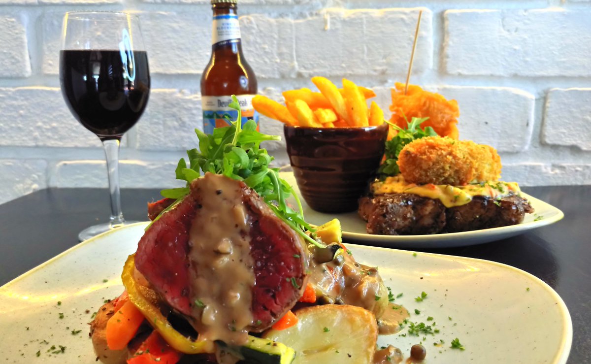 Saveur's #WeeklySpecials from 5pm
Tuesdays -50% off Chalkboard Steak Specials
Wednesdays- 2 for 1 Burger Night
Thursdays- 25% off all Seafood
Mon-Thurs Early Bird Breakfast 7-11:30am
Call 021 786 1919
#SaveurRestaurant #VisitSimonstown #Simonstown #CapeTownFoodies