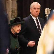 Despite high security surrounding the memorial service to Prince Philip, there is alarm that a man 'known' to the FBI was still able to get close to the Queen.
#PrinceAndrew #comedy #royalfamily #thequeen #PrincePhilipMemorial #PrincePhilip