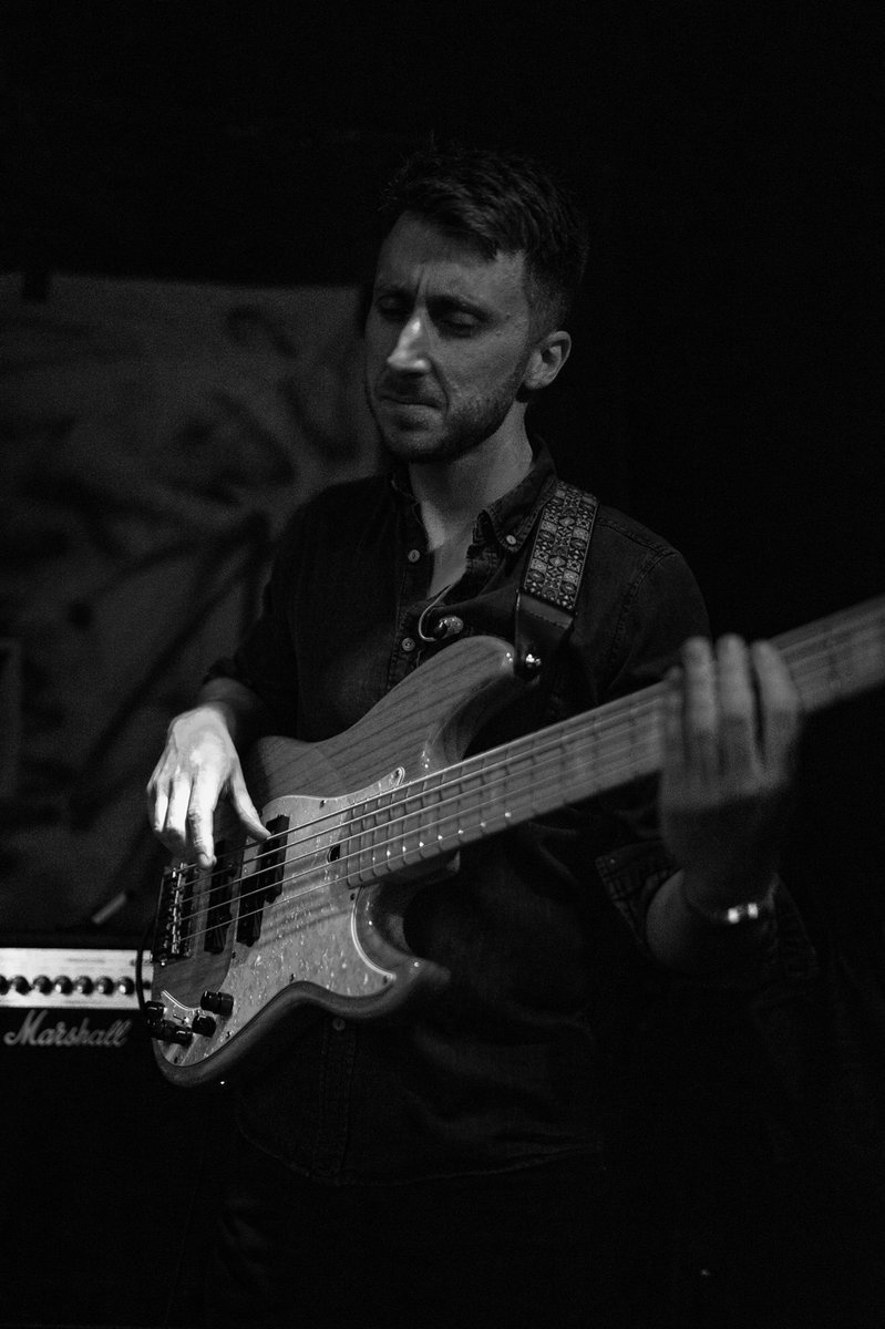 HenryJamesGreen's tweet photo. A few from a sweaty gig with @conbarclaymusic . The liveliest gigs are always his! Photos by the awesome @benbardsleyball #music #gig #show #london #bass #guitar #bassist #photo #photography #party #weekend #bros https://t.co/QNBaRhGkqA