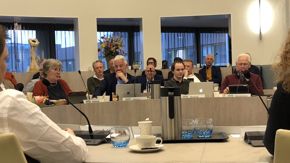 Gisteravond was de laatste vergadering van de gemeenteraad van afgelopen raadsperiode. Dat was ook de laatste vergadering van <a href="/PieterHerngreen/">Pieter Herngreen</a>, fractievoorzitter D66 Doetinchem. Pieter dank je wel voor jouw inzet en fijne rol in onze fractie en raad! 💚👌