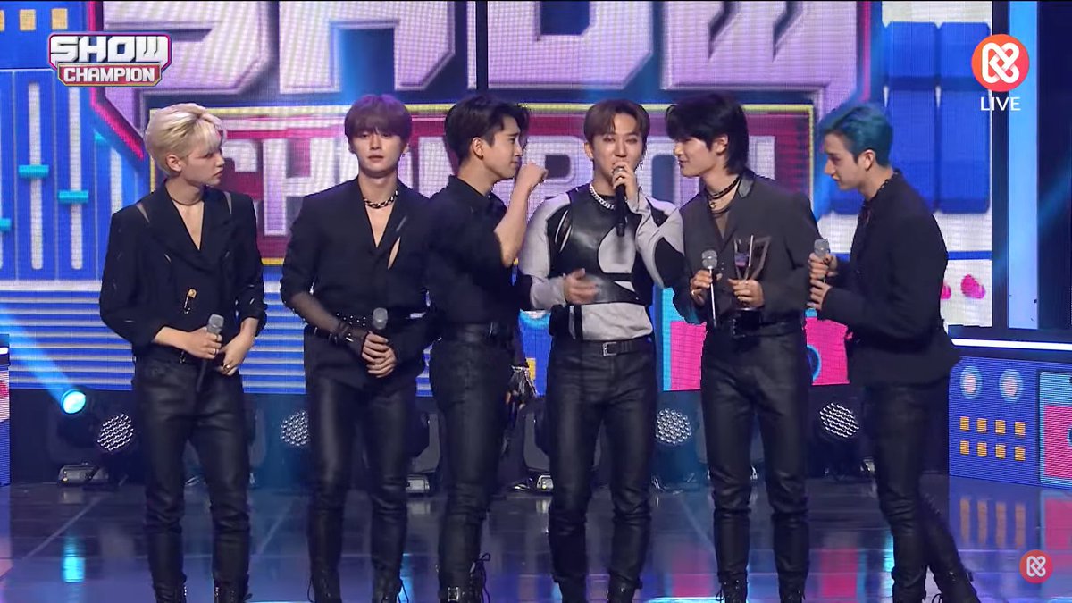 [🏆] 220330 วันนี้หนุ่ม ๆ <a href="/Stray_Kids/">Stray Kids</a>  ชนะรางวัลที่ 1 จากรายการ Show Champion! ในเพลง #MANIAC  ค่า ขอแสดงความยินดีกับหนุ่ม ๆ ด้วยนะคะ 🔩🎉

#StrayKids  #스트레이키즈 #ODDINARY  #MANIAC_SKZ