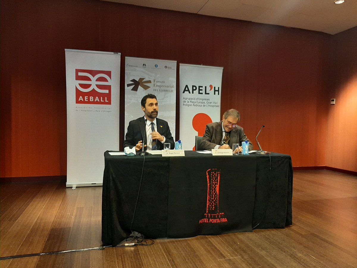antonigarcia's tweet photo. El Conseller @rogertorrent participa en el Fòrum Empresarial del Llobregat per explicar els
eixos estratègics del Govern en empresa i treball.
Reindustrialització, innovació i formació per crear riquesa i ocupació de qualitat #FemTorrent #FemForum #FemLlobregat https://t.co/Dog2jp6TkN
