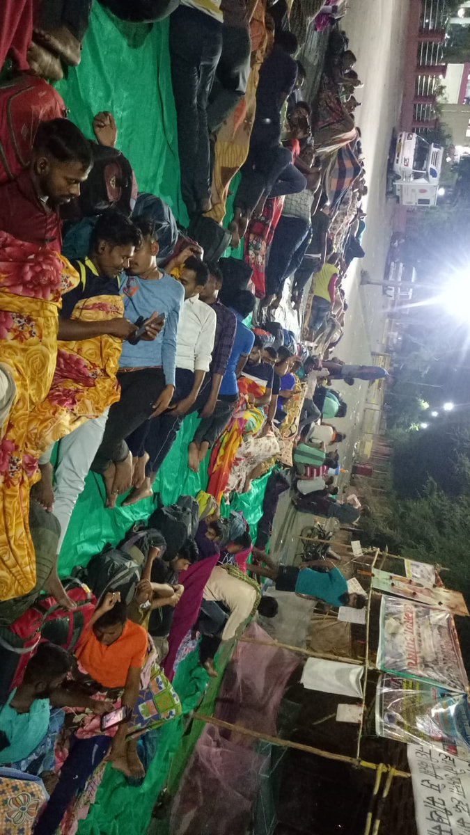 #SSCGD2018 के अभ्यर्थियों के साथ न्याय किया जाए। मेडिकल फीट सभी अभ्यर्थियों को तत्काल नियुक्ति दो! युवाओं के भविष्य से खिलवाड़ उचित नहीं! <a href="/AmitShah/">Amit Shah</a>
<a href="/HMOIndia/">गृहमंत्री कार्यालय, HMO India</a>
<a href="/nitin_gadkari/">Nitin Gadkari</a>
<a href="/HansrajMeena/">Hansraj Meena</a>
#sscgd_2O18_ProtestNagpur