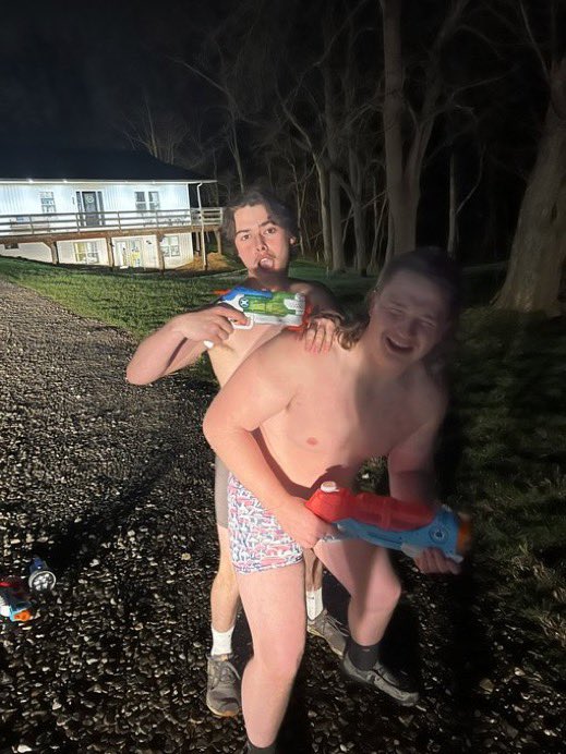 jared got wyatt out!!