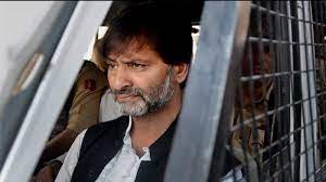 DMangaloree's tweet photo. Frame charges against separatists #YasinMalik, Shabbir Shah, &amp; others : NIA Court

While these separatists were expected to be severely punished by now, the question is, how many years will these trials run and when will they be punished ?

#BittaKarate https://t.co/1x6Pwhyp7q