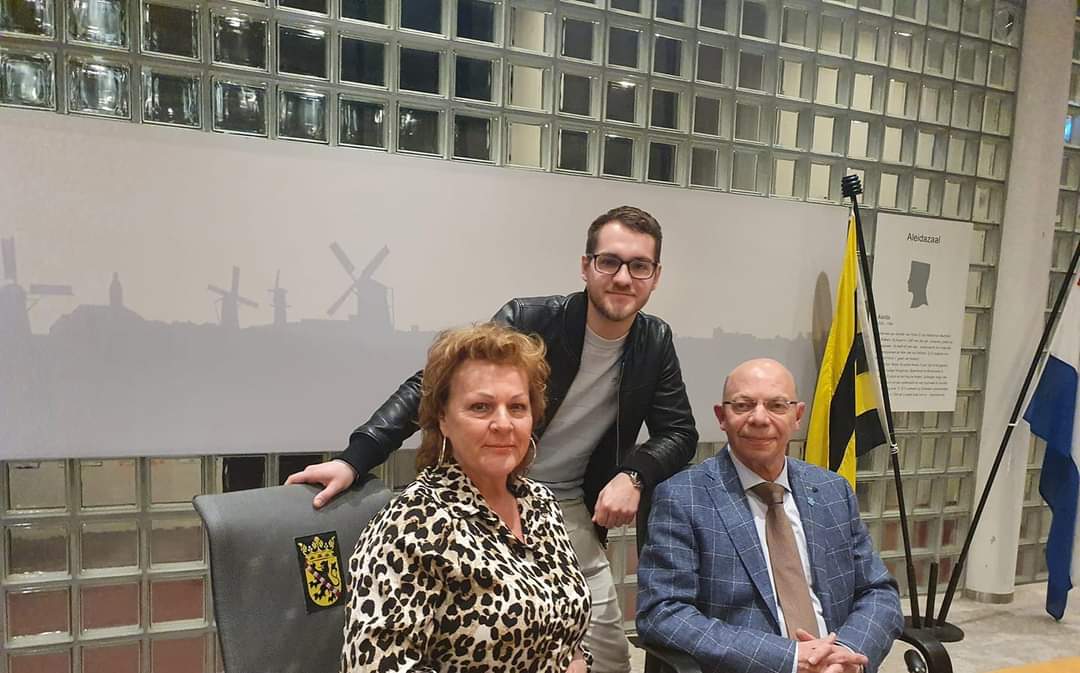 Gisteren zijn Jan en <a href="/Mon_Cha63/">Monique</a> beëdigd als raadslid. Ik zal binnenkort worden beëdigd als opvolger/comissielid. Met z'n 3en gaan we de komende 4 jaar ons uiterste best doen om van Schiedam een betere plek te maken!

<a href="/LOS_Schiedam/">Lokaal Onafhankelijk Schiedam</a> <a href="/LOSSchiedam/">Lokaal Onafhankelijk Schiedam</a>