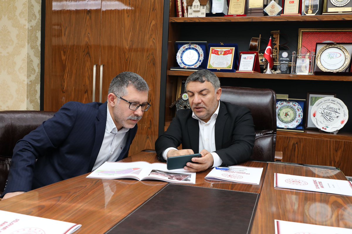 hamzasayir041's tweet photo. Dilovası Girişimciler Sanayi Sitesi Yön. Kur. Baş. sn. İbrahim Yakup Kılıç ve yönetimi ziyaretimize geldiler.

Nazik ziyaretleri için teşekkür ederim.

#YükselenŞehirDilovası https://t.co/lBsdA4yit6