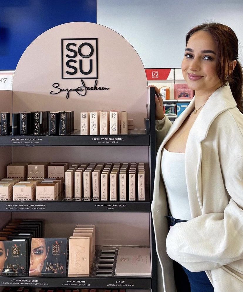 We’ve landed! 😍🙌 SOSU Cosmetics is now available in Boots Ireland stores nationwide! 👏✨ Available in 14 stores across Ireland You can shop some of our bestselling products, including the Cream Stick Collection, Hot Fire Palette, Hidden Agenda lashes and more! 😍🙌