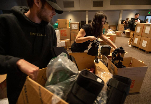 sacbee_news's tweet photo. @saranevisphoto One church in Sacramento is organizing a volunteer network to evacuate Ukrainian refugees.

Orangevale’s House of Bread church, which serves a congregation of mostly Ukrainians, had close relationships with community leaders in Ukraine before the war began.

📷: @PaulKitagakiJr https://t.co/4stmPrJNCz