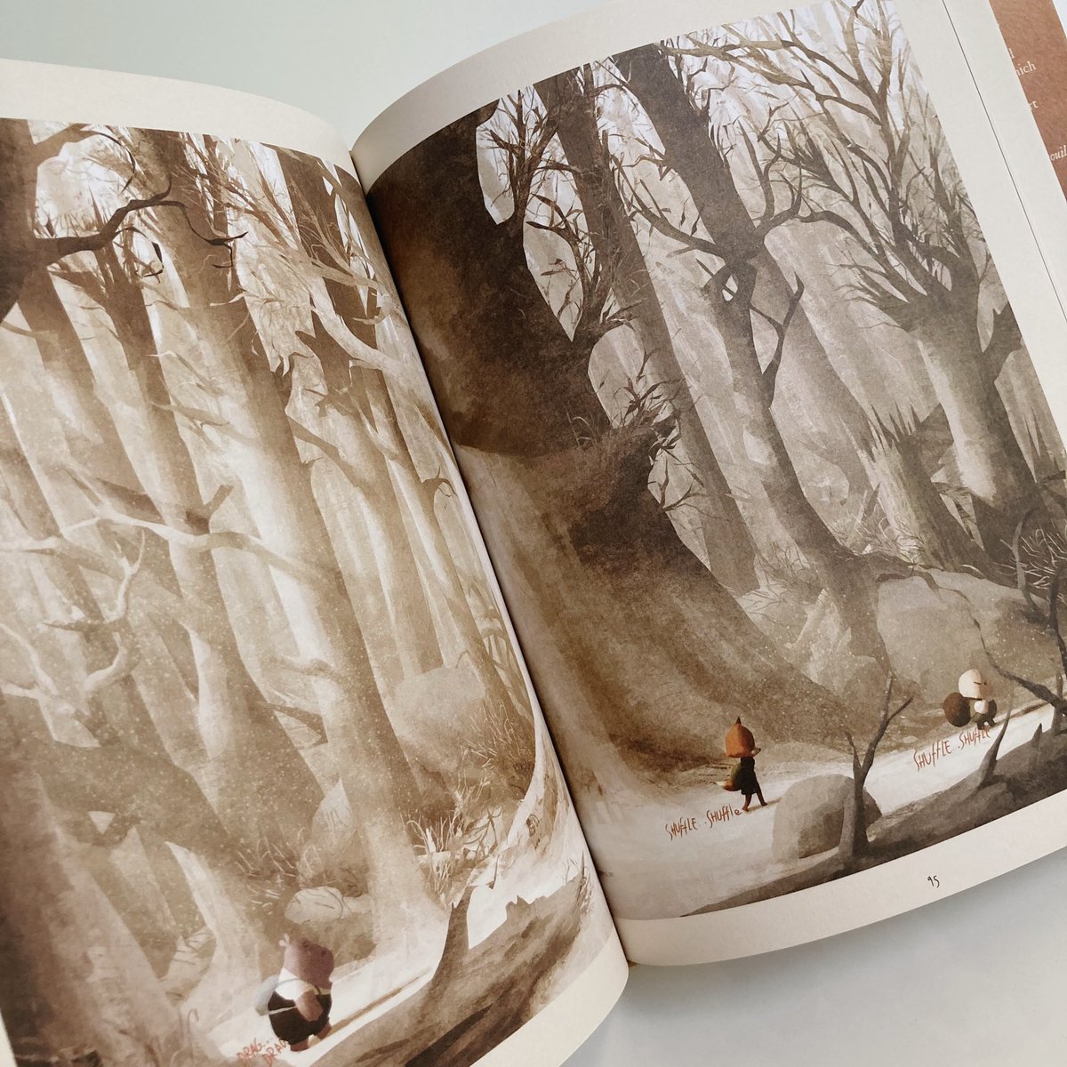 เล่มที่ดีที่สุดที่ได้จาก big bad wolf ✨✨✨ เป็น short animation ที่ชอบมากๆ และติดอยู่ในใจมาตลอดเลย เพิ่งรู้ว่ามีหนังสือด้วย โชคดีจังที่บังเอิญเจอ ;—;