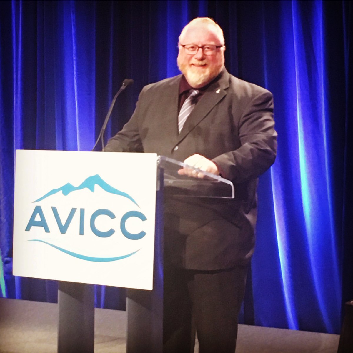 IAmCarlJensen's tweet photo. Just TWO MORE SLEEPS until #AVICC2022! Will be my last chance for an ##AVICCselfie, hopefully there will be a few more in the audience than the last time I did one in 2020 when we held our #AVICC AGM during #UBCM2020. @THEAVICC @UBCM #localgov #CSaan https://t.co/Ur41XBWCOC