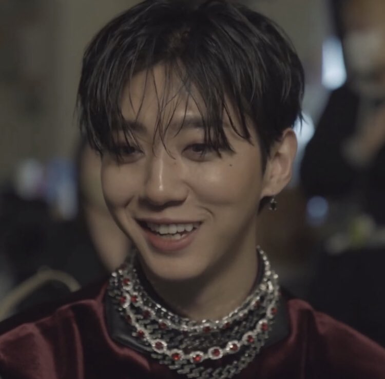 hey_byg's tweet photo. 𝐁e happy and healthy 
𝐀ll wishes will come true 
𝐍ow enjoy your life 
𝐆orgeous, we love you 

#OurKingYonggukDay 
#용국의_여정에_영원히_함께할게
@BAP_Bangyongguk 🖤 https://t.co/4oXPjNPcRK