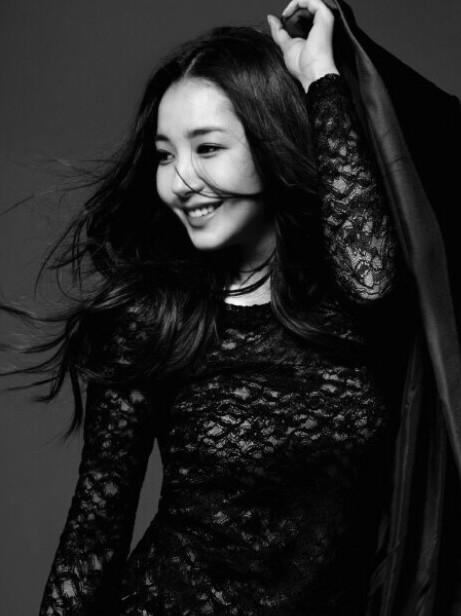 PMYaddict's tweet photo. How time flies!🙆🏻‍♀️🧥👖📸

#พัคมินยอง 
#พยากรณ์วันนี้มีรักบางแห่ง 
#ParkMinYoung 
#basichouse 
#ForecastingLoveAndWeather https://t.co/stLRyqn4Eu