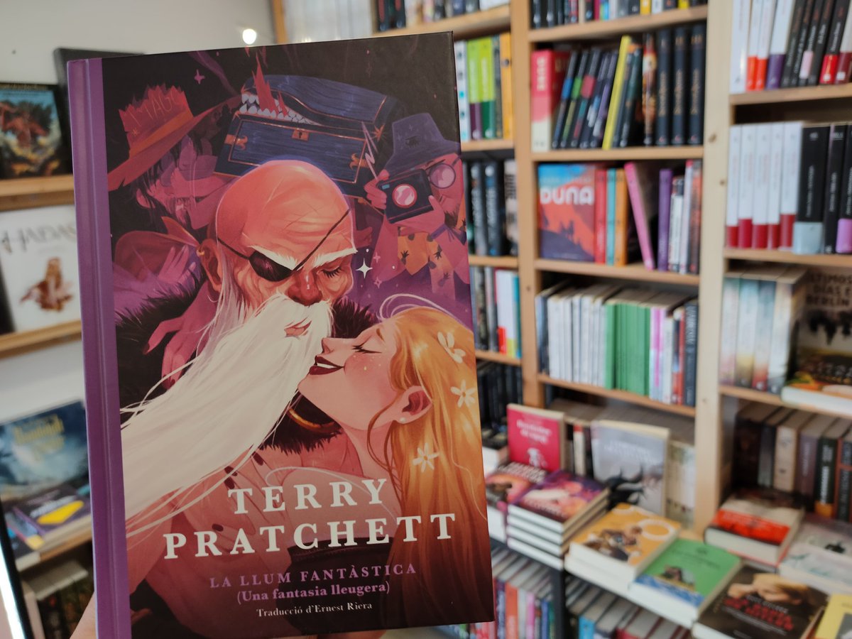 La_Bookman_'s tweet photo. Alegria ...
@MaiMesLlibres #discmon #discworld #TerryPratchett https://t.co/tdyg4EvhfQ