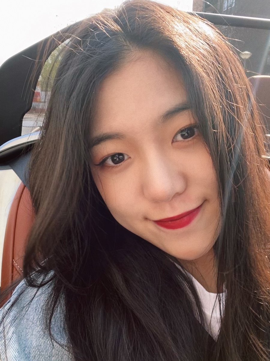 hello twitter world 🥰