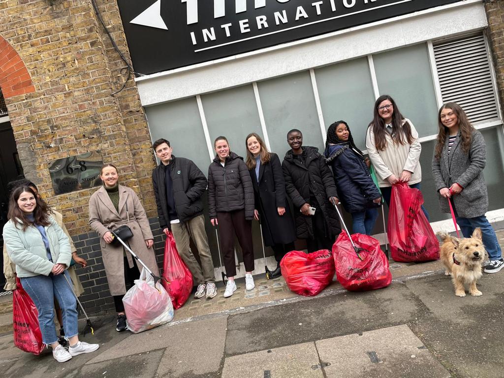 findersprobate's tweet photo. Today, we organised a litter pick from our offices in London to, and around, our nearest park as part of the #GreatBritishSpringClean.
#PledgeToPick #BigBagChallenge #KeepBritainTidy @KeepBritainTidy https://t.co/EjiJdBiYK0