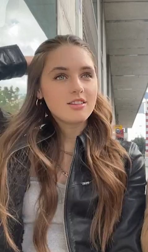 savbeaux's tweet image. digo cm mta tranquilidade que savannah clarke é uma das mulheres mais lindas do mundo