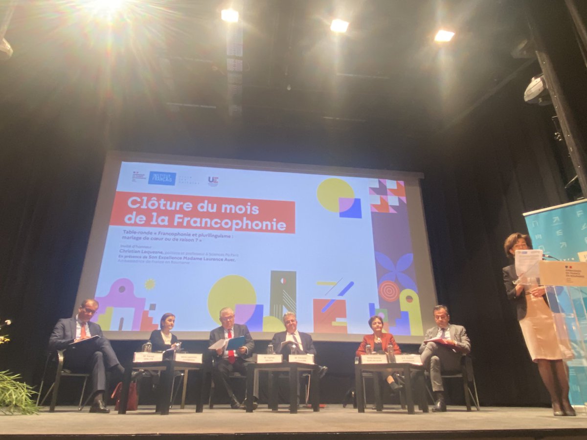 JulienLucchesi's tweet photo. Clôture du mois de la #francophonie en 🇷🇴 à l’@InstitutFrancez avec @ChristianLeque3 & un panel de haut-niveau : @Odobes1Luminita, @CornelFeruta, S. Corlan & G.Atanasov sur l’avenir du #multilinguisme comme outil d’une citoyenneté ouverte🙏🏼 aux nombreux étudiants francophones! https://t.co/QKw9heKK1J