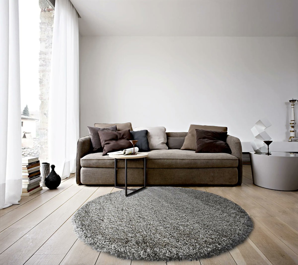 homespacedirect's tweet photo. Our Twilight rugs are super shaggy with a dense and thick pile. Perfect for keeping a room feeling warm, without compromising on style 🖤 
#rugs #shagrugs #shaggyrugs #twilight #circularrugs #homedecor #homespacedirect https://t.co/Dy1lwostb7