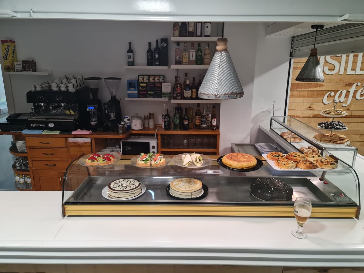 CC_Isilla's tweet photo. ¡Nueva gerencia del Café Bar Isilla! 
Dulce salado, vino o cerveza, café o copa…
lo que quieras… aquí lo tienes.

¡Te esperamos!

#arandadeduero https://t.co/qscbDT1qqN