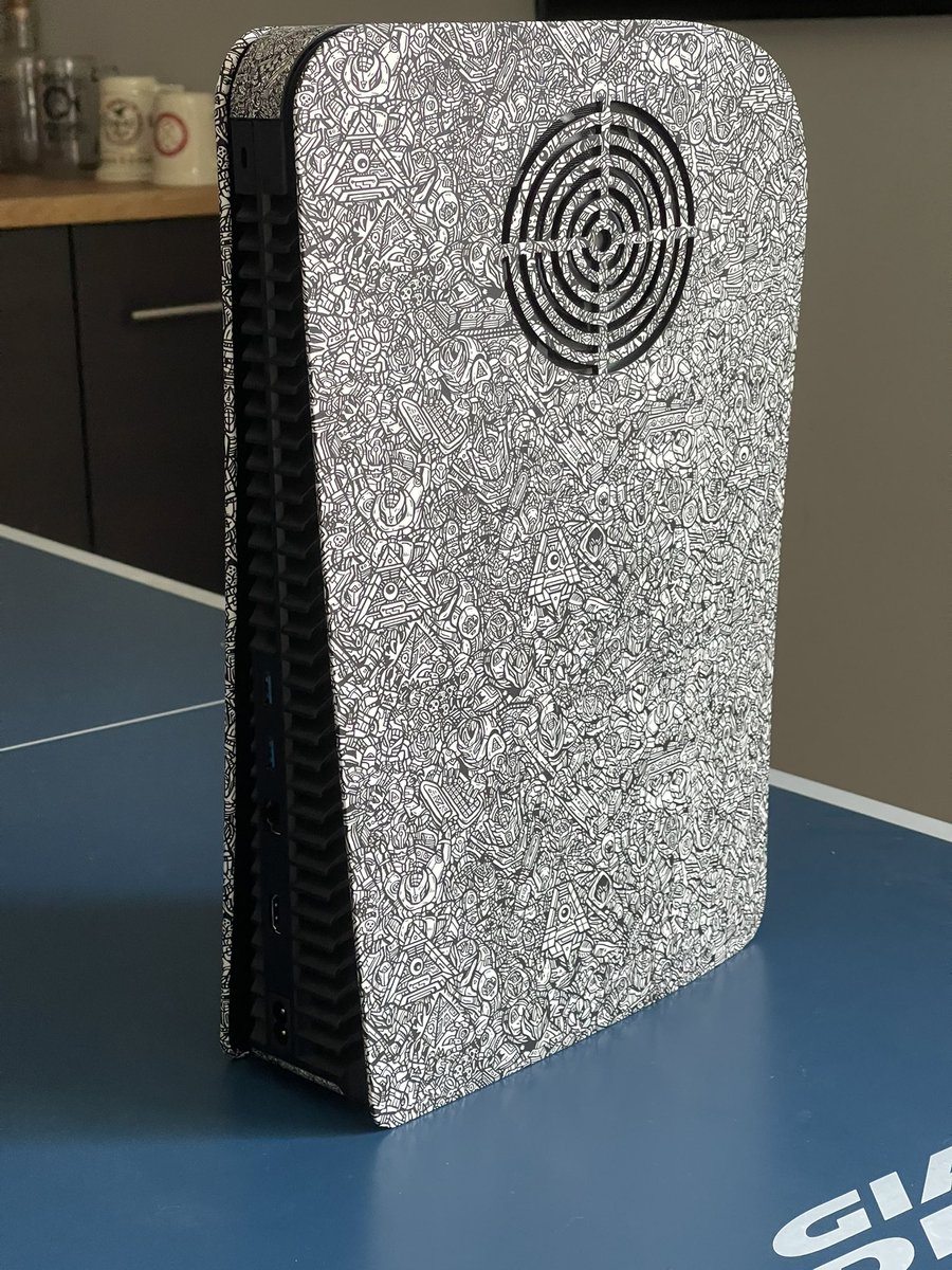 RobotCamoKing's tweet photo. You said it couldn’t be done. @dbrand I’m here as always to prove you wrong. My brother now has Robotplates. https://t.co/Ww9faAFmbc