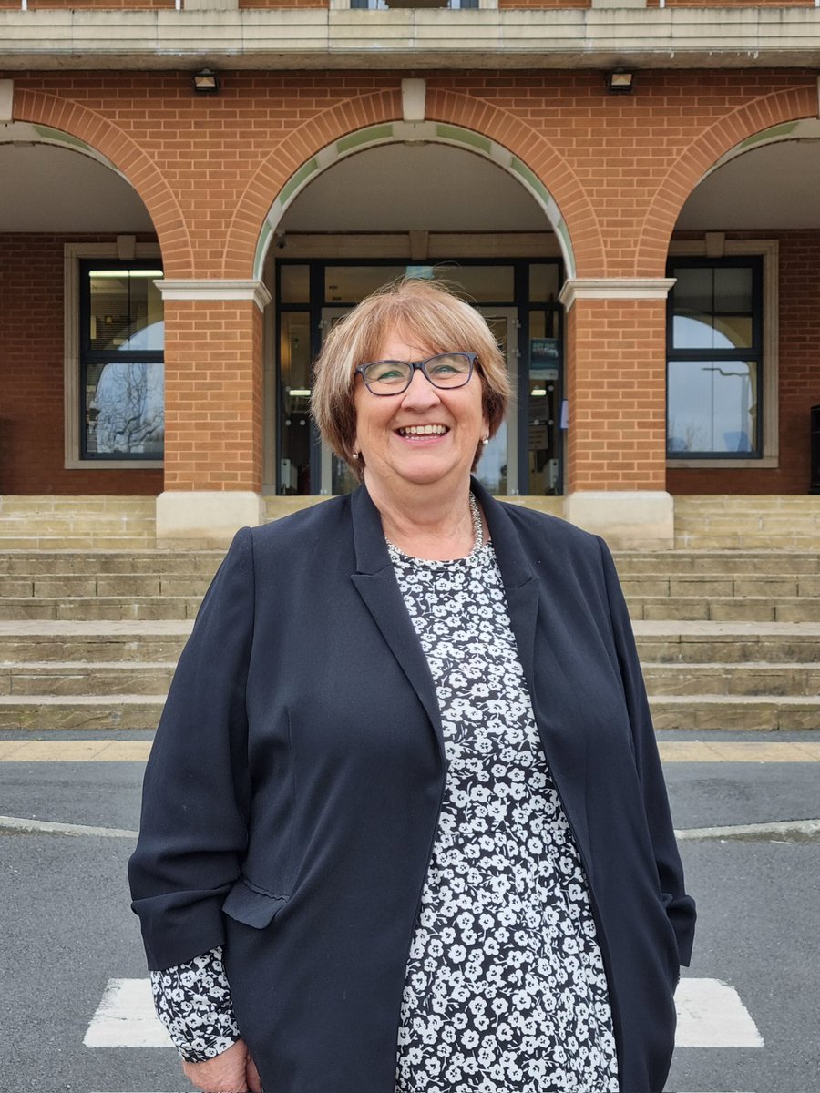 doloreskelly's tweet photo. Lodged in my nomination papers today for #AE22 to become your SDLP candidate in Upper Bann.

AE22 offers the chance to break the cycle of crisis &amp; collapse perpetuated by the DUP &amp; SF and UB can finally choose politicians who will put people first. 
#PeopleFirst
#Kelly1 https://t.co/HRKFxjBnGm