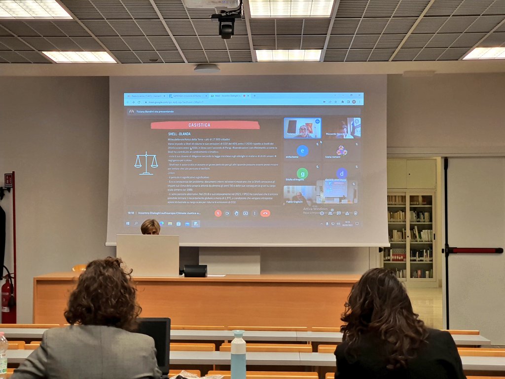 DiSpSapienza's tweet photo. 🔵 Come rispondere alla #crisiclimatica 🌍? A #DialoghiUE 🇪🇺 parliamo di #climatejustice e climate litigation insieme a Tiziana Bandini, avvocato esperta di clima e  #EUClimatePactAmbassadors ⤵️ https://t.co/ItkQaqX2BS
