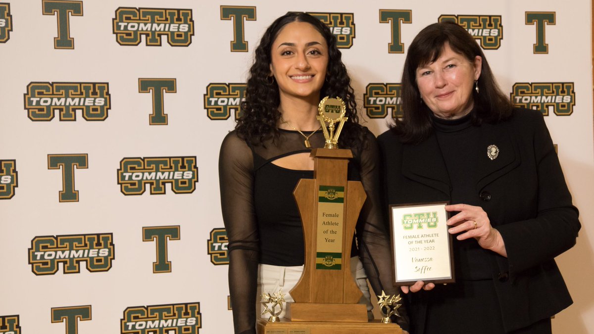 BasketballStuw's tweet photo. A couple shots from last night’s awards banquet. #STUBasketball https://t.co/oysyYmc7CE