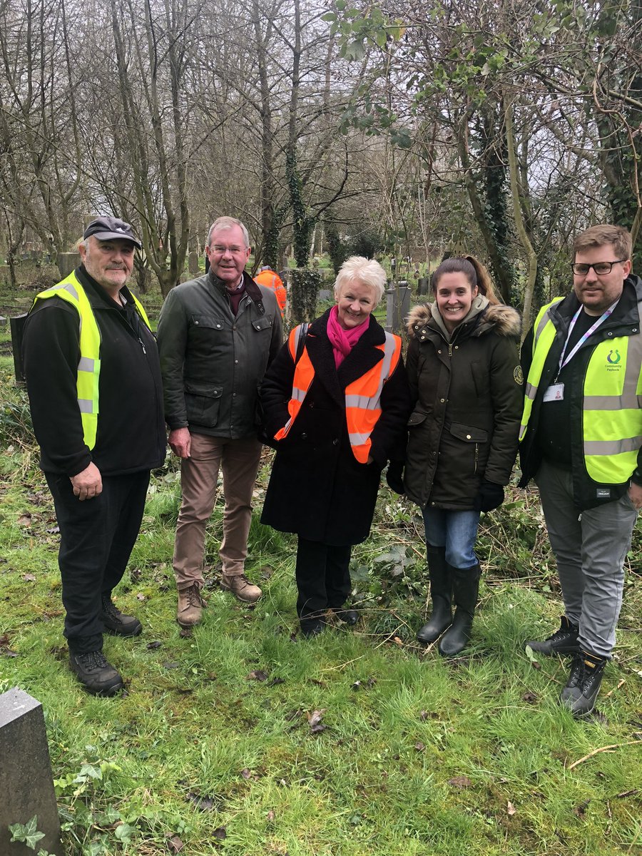 Fantastic project at York Cemetery. Great to take some of our key sentencers out to see this valuable work taking place across the region especially during #NationalCleanUpWeek <a href="/LizRushton5/">Liz Rushton</a> <a href="/hmpps/">HMPPS</a>