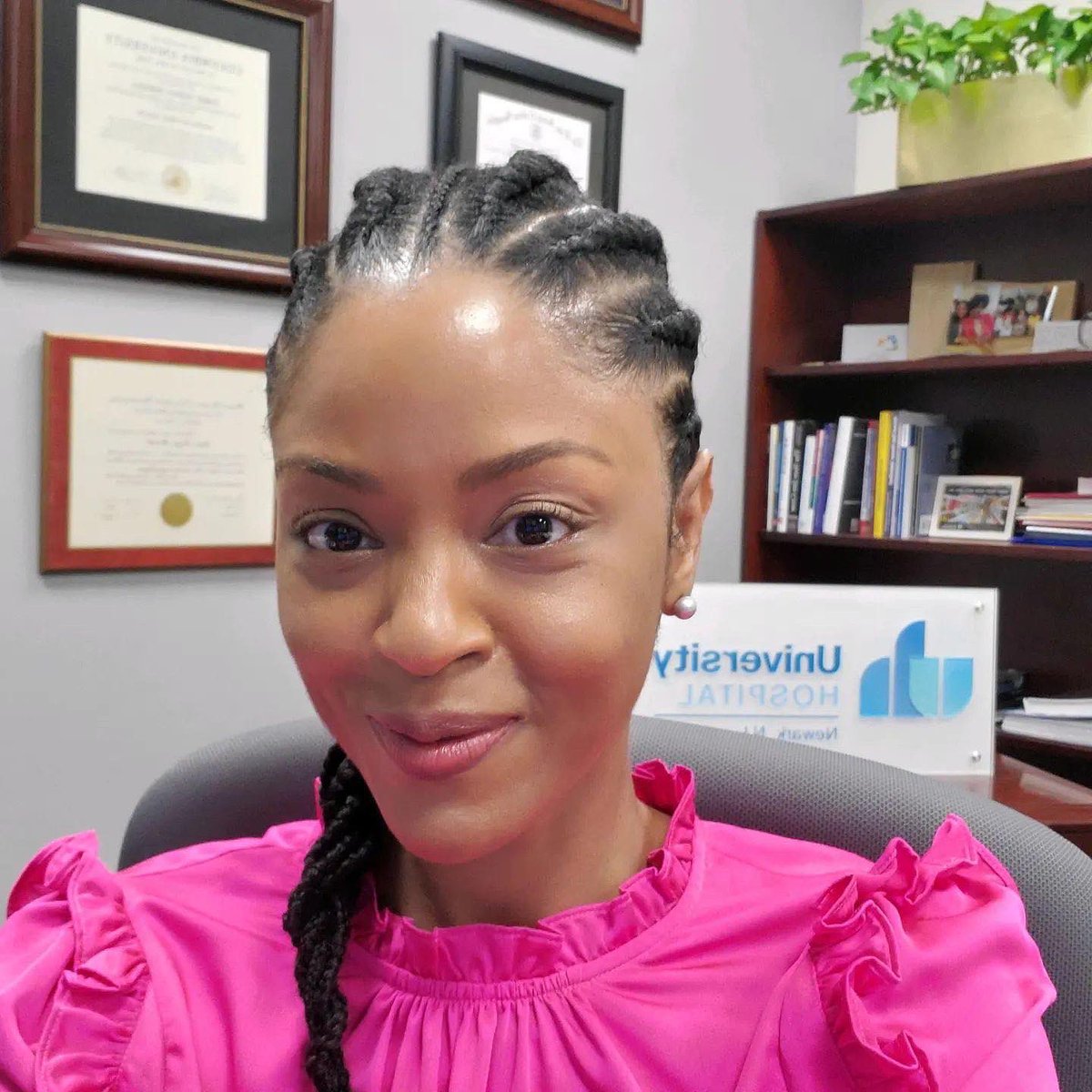 TheRealYAHSquad's tweet photo. We should demand change and do GOOD! So on this National Doctor's Day, I sit in a seat that rests on the shoulders of their love, imagination and divine pride. @DrChrisMD
#ChrisTonyaPernellBoo
#TheGoodDoctorMD
#whatadoctorlookslike
#walkinpurpose #liveinjoy
#nationaldoctorsday https://t.co/ynDQliZaFU