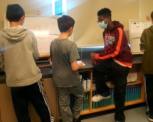 Knowledge Matters Campaign (@knowledgematrs) on Twitter photo It's day two of our <a href="/BSDk12/">Brandywine School District</a> #KnowledgeMatters school tour at Springer Middle!
Below, Ms. Carlson's 7th grade students work together to explore equations to solve for rate of change.
😍Love to see the problem-based learning in HQ math curricula in action.
#DelawareDelivers It's day two of our <a href="/BSDk12/">Brandywine School District</a> #KnowledgeMatters school tour at Springer Middle!
Below, Ms. Carlson's 7th grade students work together to explore equations to solve for rate of change.
😍Love to see the problem-based learning in HQ math curricula in action.
#DelawareDelivers