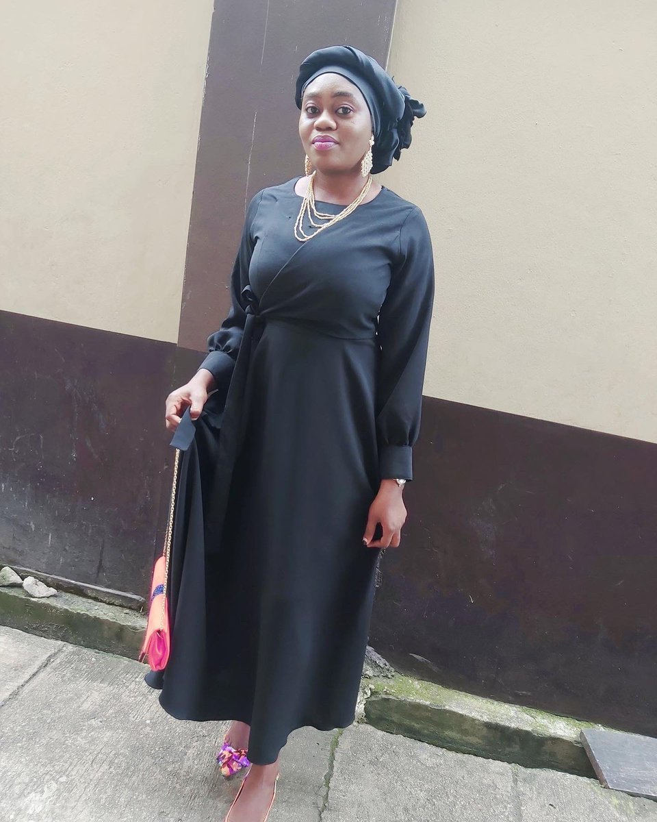 illabyteefah's tweet photo. Front tie wrap dress available in different colors (navy blue, gold, emerald green, burnt orange, black, powder blue, wine &amp; so many others) in size 8-16 for N10000. 
Send a DM or https://t.co/QAL1fqnOHD to make an order. https://t.co/jMWtdVuFiB