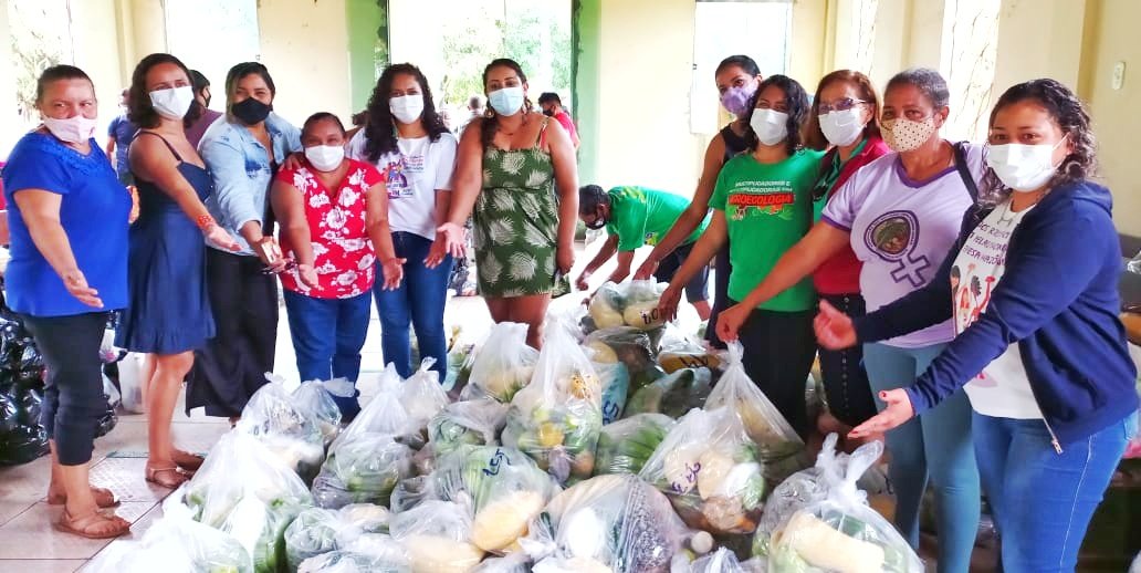 fundodema's tweet photo. COMIDA DE VERDADE NO CAMPO E NA CIDADE!

🥗 Realizado em Stm, pelo Fundo Dema/Fase Amazônia, o Banquetaço Solidário representa muito mais do que distribuição de alimentos em tempos de pandemia, ele pauta a luta pelo direito à alimentação saudável, segura e nutritiva à população. https://t.co/n8wxWwVsNr