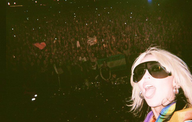 Miley Cyrus tweet media