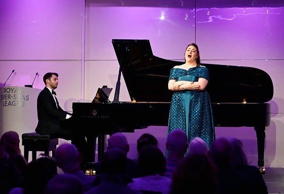 What a fabulous evening at the <a href="/ROSLARTS/">ROSL ARTS</a> Overseas final last night 🎶 I am so thrilled to have won the ROSL Award for a New Zealand musician of promise!! It was such a delight to perform a beautiful programme alongside the wonderful <a href="/ajnchilvers/">Alastair Chilvers</a> 💕
#sing #opera #soprano #perform