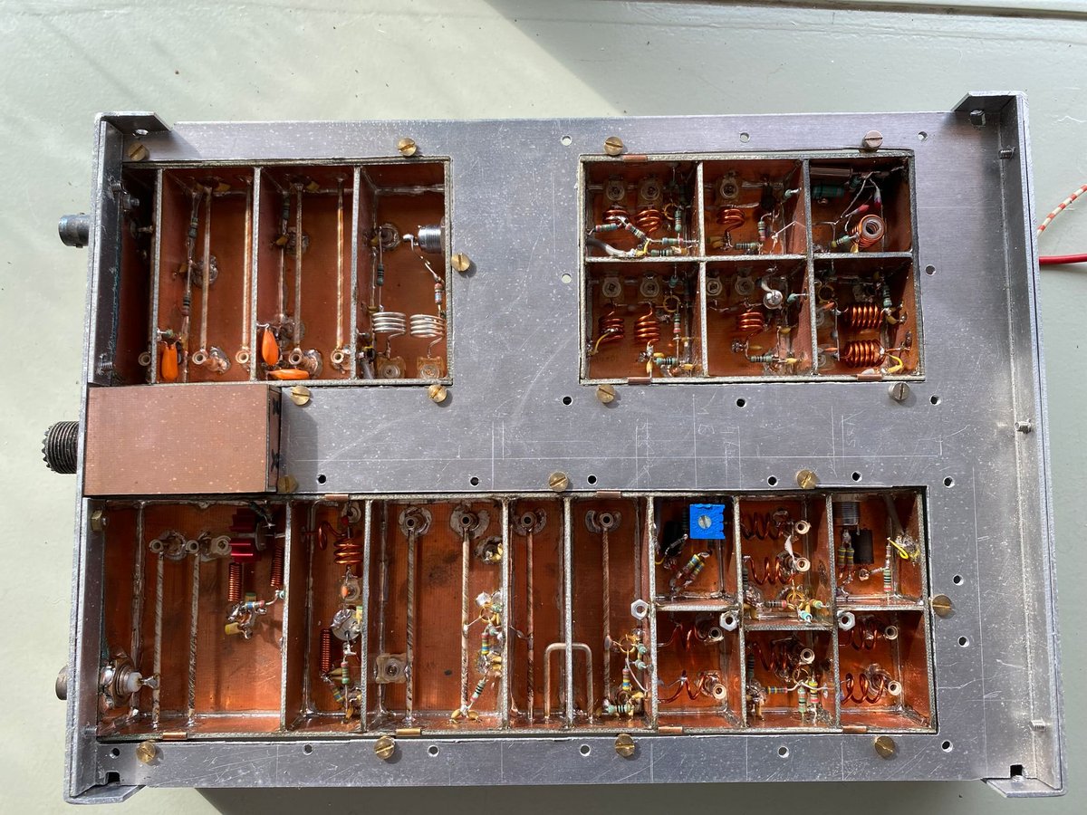 remcodenbesten's tweet photo. 2/n Like this 144 <> 430 MHz transverter I made in 1988. With this transverter I could work through #PI2NOS (at the time one of the first 70cm repeater in PA-land) using 'split' on my modified FT-480 (144 - 148 MHz), and -of course- also 432 MHz SSB. https://t.co/m04P2KygwH