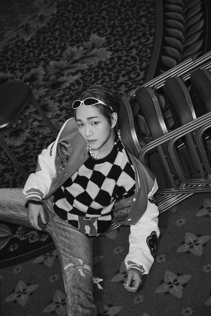 BOB52ONEW's tweet photo. ✨220331 ONEW The 2nd Mini Album 'DICE'  #1 Teaser Images

흑백���로도 봐줘야되니까 이런건

#SHINee #샤이니 #온유 #ONEW #이진기 #オニュ https://t.co/aA0zgHCG9U