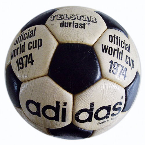 pichardo51's tweet photo. Déjense de mamads el balón más bonito es el de México 70 Y Alemania 74  el ADIDAS TELSTAR. https://t.co/j6HeGpvmXm