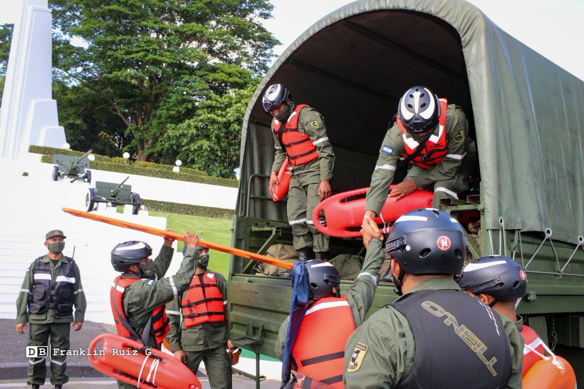 #AlDía En el marco del Primer Ejercicio Nacional Multiamenaza de este año, efectivos militares del Ejército de #Nicaragua realizan actividades de preparación.