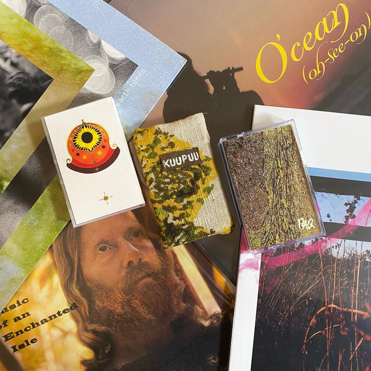 LightenUpSounds's tweet photo. A new blissed-out hour of The Green Path via @listen_camp is up now, listen and read along.

https://t.co/asbv1VTetI

#EdenAhbez #Kuupuu #Larkin #IzzyJohnson #Tilth https://t.co/cbD7wGu7MA