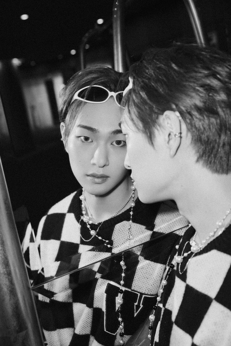 BOB52ONEW's tweet photo. ✨220331 ONEW The 2nd Mini Album 'DICE'  #1 Teaser Images

얼빡은 따로 모셔줘야.. .......

#SHINee #샤이니 #온유 #ONEW #이진기 #オニュ https://t.co/mKjX9Pdk7V