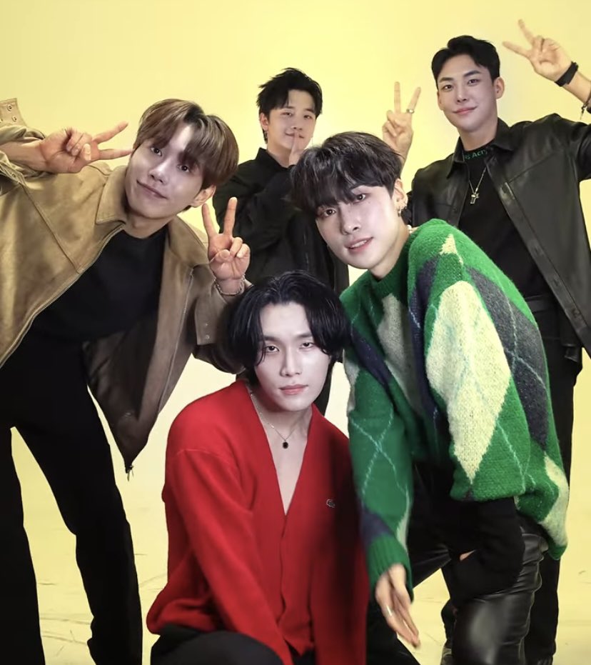 A_BlueMoon08's tweet photo. 🥰🥰🥰This Relay dance has me smiling from ear to ear 🥰🥰

Thank you so much 🙏🏼🙏🏼🙏🏼

🔗https://t.co/m8FBN2btOl

#AWEEK #다일 #차원 #에이든 #진규 #로건 #Di1e #CHAWON #AIDEN #JINGYU #LOGAN https://t.co/newlNGUq99